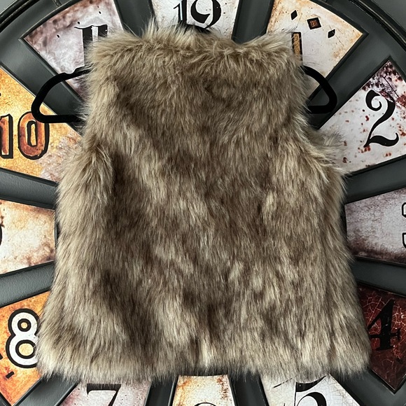 GAP Kids Vest - Picture 2 of 3